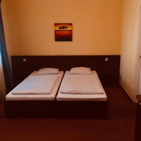 Πανσιόν Korona Vendeghaz *